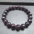 9ミリ玉カット　ガーネットブレスレット