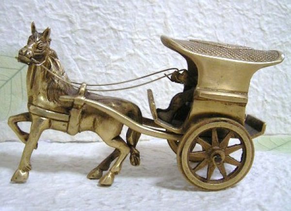 画像1: 真鍮製　馬車　１５センチ (1)