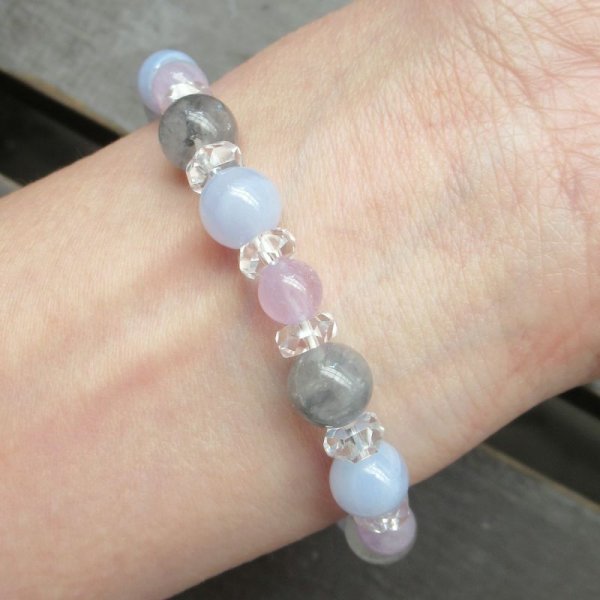 画像3: クラウディークォーツｘブルーレースｘラベンダーアメジストブレスレット (3)