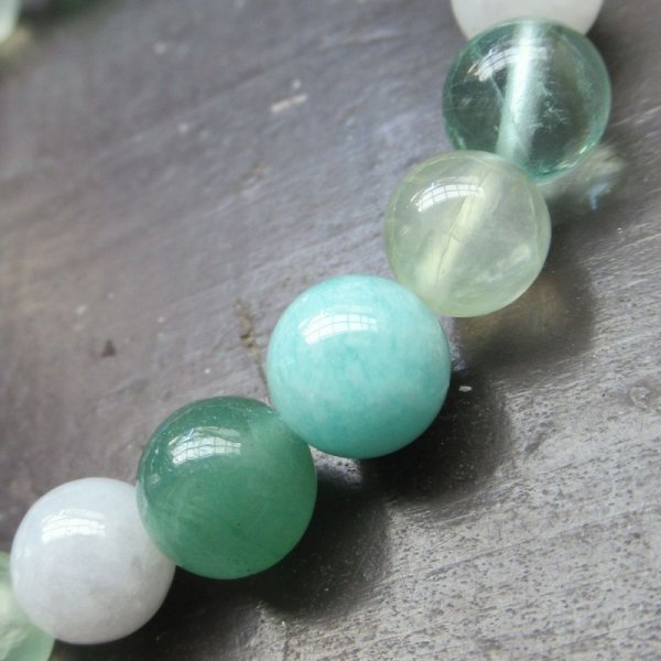 画像2: アベンチュリンｘアマゾナイトｘプレナイトｘグリーンフローライトｘ本翡翠ブレスレット　 (2)