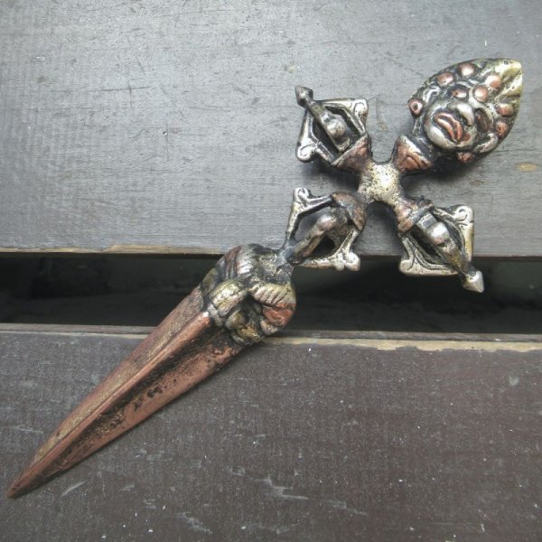 画像1: 真鍮・銅・白銅製 プルパ ヴァジュラ・キーラ　15.2センチ　 (1)